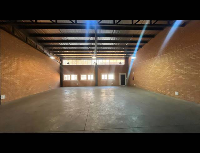300M² WAREHOUSE TO LET IN N4 GATEWAY INDUSTRIAL PARK